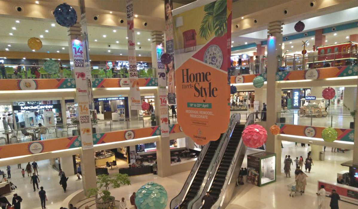 Nike dolmen deals mall clifton